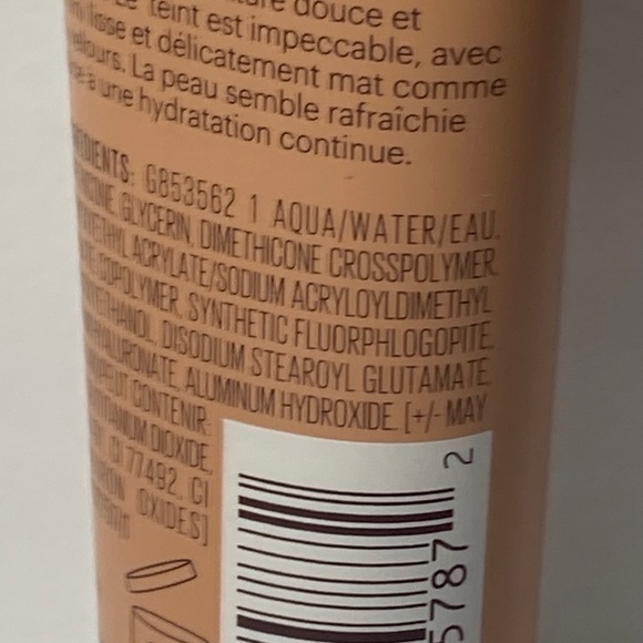 1 Maybelline Dream Velvet Soft Matte Hydrating Foundation Pure Beige #70 - Picture 13 of 15